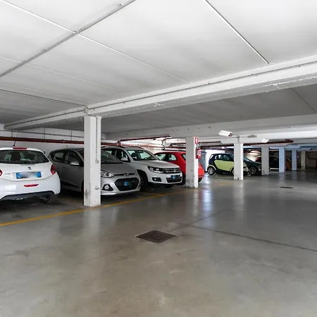 Al Ponte Adiacente Al Parco, Vicino All'ospedale E Centro Appartement