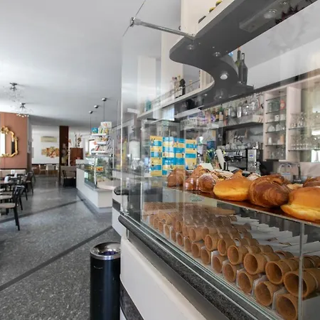 Al Ponte Adiacente Al Parco, Vicino All'ospedale E Centro شقة