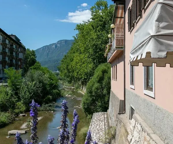 Al Ponte Adiacente Al Parco, Vicino All'ospedale E Centro Trydent